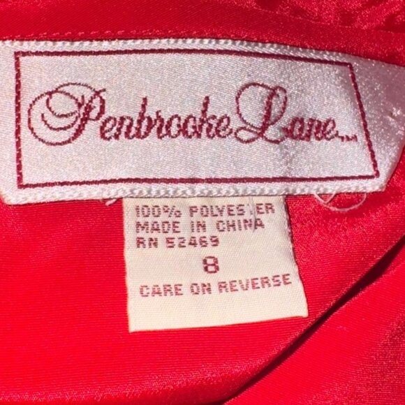 Vintage Red Button-Up Blouse With Shoulder Pads & Pleated Front Design - Picture 2 of 9